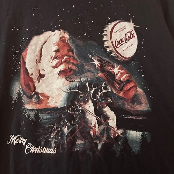 Coca Cola Santa graphic tee size large - Picture 2 of 5
